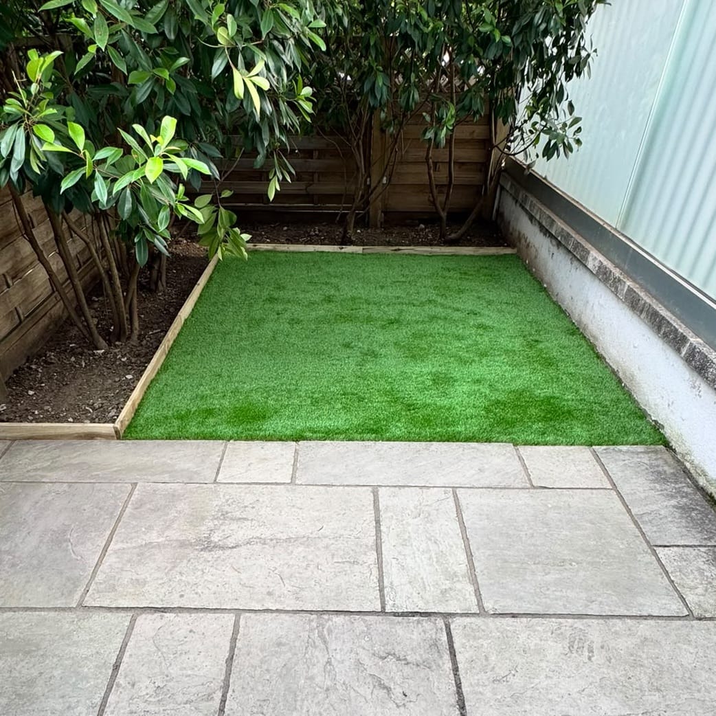 Garden makeover — after (artificial lawn & paving)